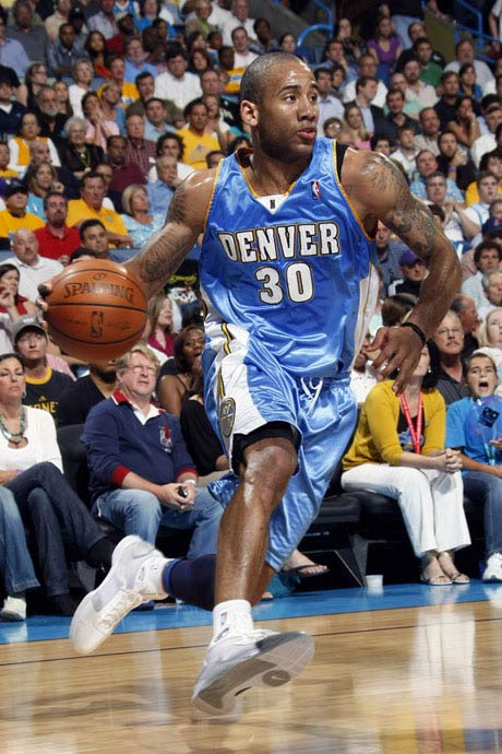 乎年龄的成 乎年龄的成